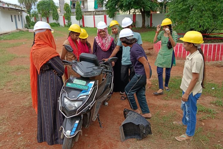 Lectrix Launches Initiative To Empower Women For Electric Mobility Careers      